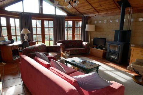 Photo of property in 31 Timaru Road, Waimate, 7924