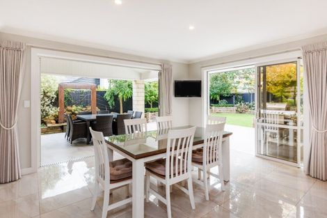 Photo of property in 9 Riverstone Grove, Hokowhitu, Palmerston North, 4410