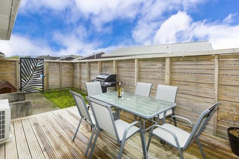 Photo of property in 2/15 Lane Street, Wallaceville, Upper Hutt, 5018