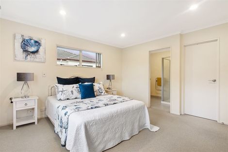 Photo of property in 16 Coachman Drive, Flat Bush, Auckland, 2016