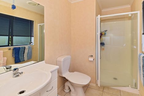 Photo of property in 3 Ashland Place, Weymouth, Auckland, 2103