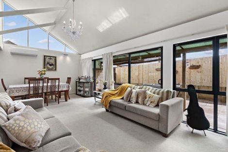 Photo of property in 2/84 Prince Regent Drive, Half Moon Bay, Auckland, 2012