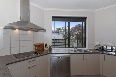 Photo of property in 77h Sturges Road, Henderson, Auckland, 0612