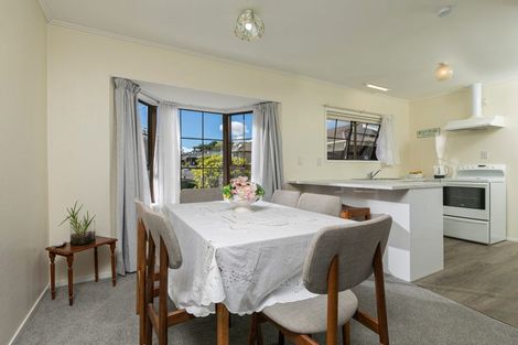 Photo of property in 8/248 Great North Road, Henderson, Auckland, 0612