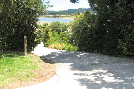Photo of property in 8 Bush Point Road, Cable Bay, 0420