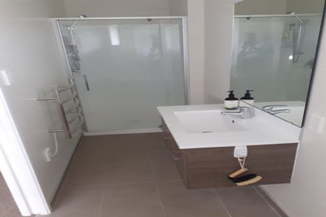 Photo of property in 7 Thornton Green, Karaka, Papakura, 2113