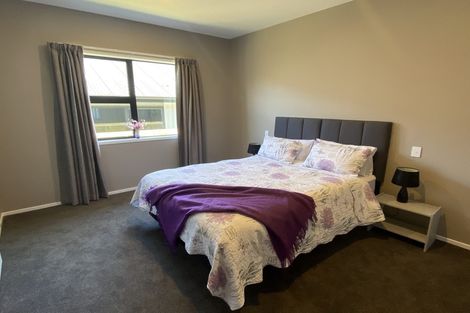 Photo of property in 8 Howden Drive, Jacks Point, 9371