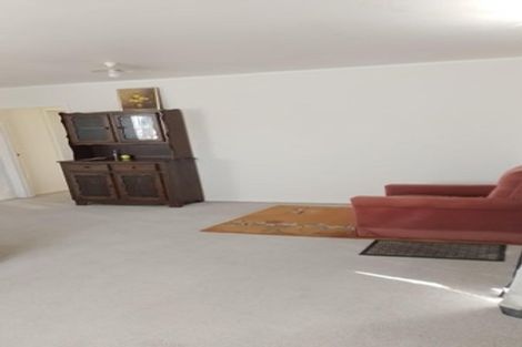 Photo of property in 2/8 Quiet Street, Te Atatu South, Auckland, 0610