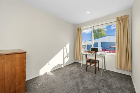 Photo of property in 15 Frensham Crescent, Woolston, Christchurch, 8062