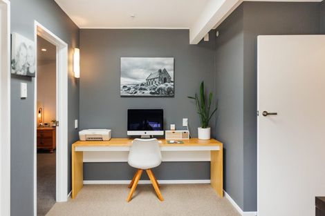 Photo of property in 15 Chilton Grove, Hokowhitu, Palmerston North, 4410