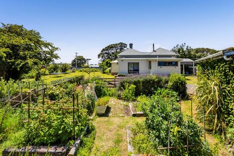 Photo of property in 207 Egmont Street, Patea, 4520