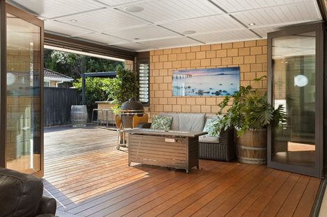 Photo of property in 23 Waldorf Crescent, Orewa, 0931