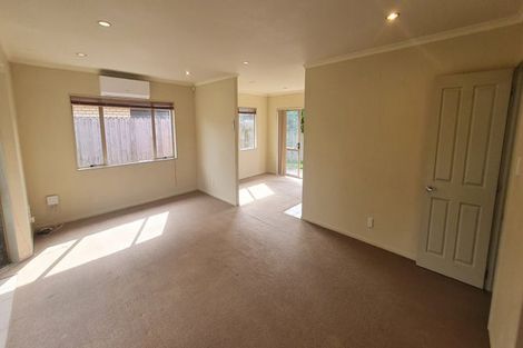 Photo of property in 42 Peninsula Road, Mangere, Auckland, 2022