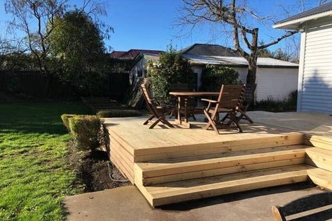 Photo of property in 11 Woodville Street, Edgeware, Christchurch, 8013