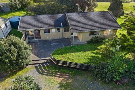 Photo of property in 107 Paetawa Road, Peka Peka, Waikanae, 5391