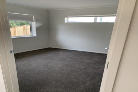 Photo of property in 24 Rewarewa Road, Te Atatu Peninsula, Auckland, 0610