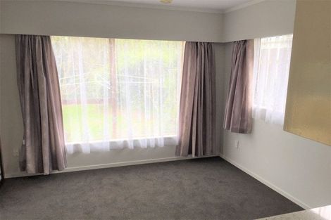 Photo of property in 98 Stewart Drive, Newlands, Wellington, 6037