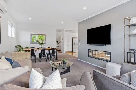 Photo of property in 9 Symes Drive, Red Beach, 0932