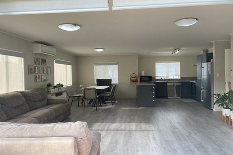 Photo of property in 37b Harrington Road, Henderson, Auckland, 0610