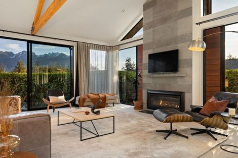 Photo of property in 2 Buckler Court, Jacks Point, Queenstown, 9371