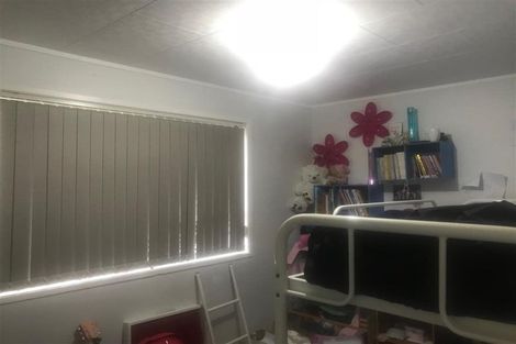 Photo of property in 98 Reynella Drive, Massey, Auckland, 0614