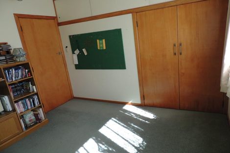 Photo of property in 18 Lavelle Road, Henderson, Auckland, 0612