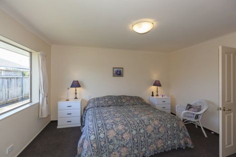 Photo of property in 83 Guildford Drive, Paraparaumu, 5032