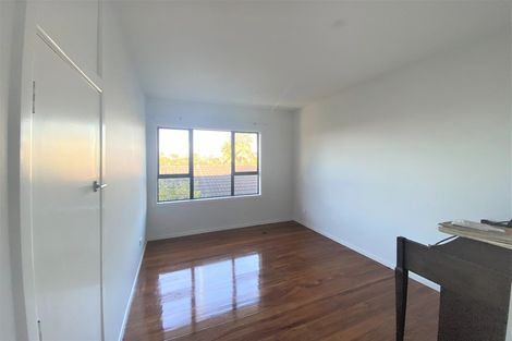 Photo of property in 57 Corunna Road, Milford, Auckland, 0620