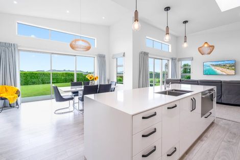 Photo of property in 11 Majestic Chance, Seaward Bush, Invercargill, 9812