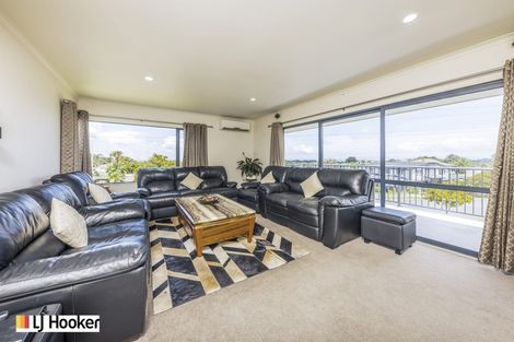 Photo of property in 200 Hill Road, The Gardens, Auckland, 2105