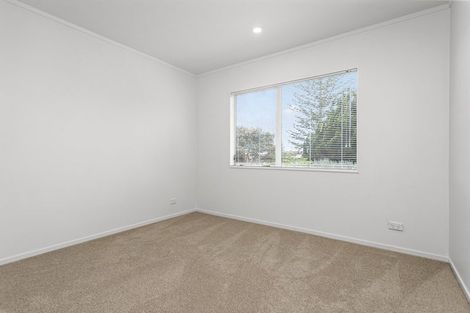 Photo of property in 18 Ian Marwick Place, Birkenhead, Auckland, 0626