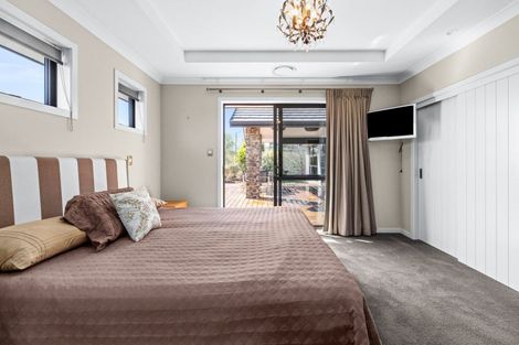 Photo of property in 2 Burbury Ridge, Havelock North, 4130