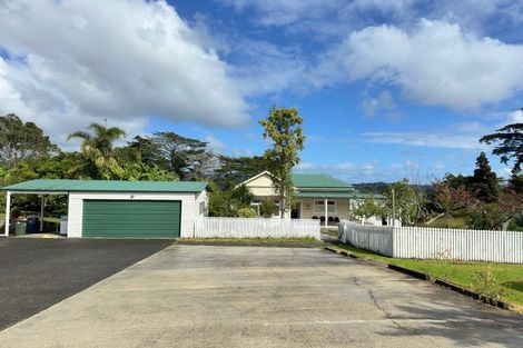 Photo of property in 145 Simpson Road, Henderson Valley, Auckland, 0614