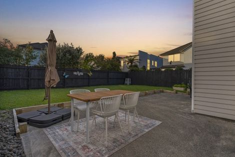 Photo of property in 12 Phar Lap Crescent, Takanini, 2112