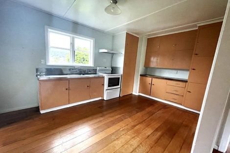 Photo of property in 15 Bledisloe Crescent, Wainuiomata, Lower Hutt, 5014