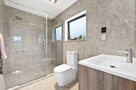 Photo of property in 142c Prince Regent Drive, Half Moon Bay, Auckland, 2012