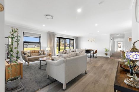 Photo of property in 230 Valley Views, Fitzherbert, Palmerston North, 4472