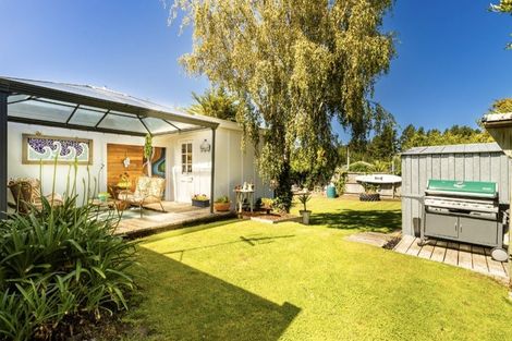 Photo of property in 12 Rotten Row, Waikuku Beach, 7473