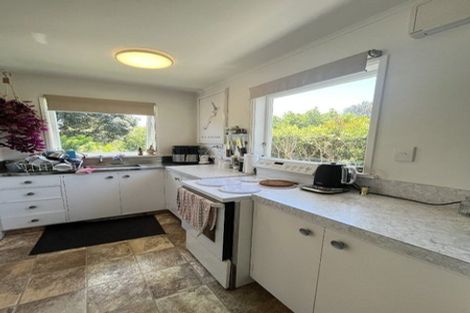 Photo of property in 2 Taupo Crescent, Plimmerton, Porirua, 5026