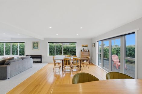 Photo of property in 82 Wairau Road, Oakura, 4314