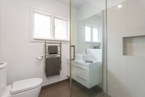 Photo of property in 98 Hamilton Avenue, Ilam, Christchurch, 8041