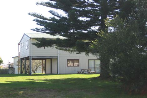 Photo of property in 42 Oyster Drive, Cooks Beach, Whitianga, 3591