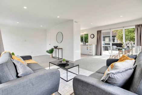 Photo of property in 12a Hinton Place, Weymouth, Auckland, 2103