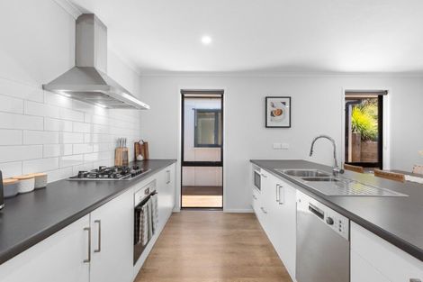 Photo of property in 6 Martingale Drive, Whitby, Porirua, 5024