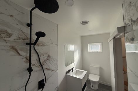 Photo of property in 14 Selwyn Street, Lower Vogeltown, New Plymouth, 4310