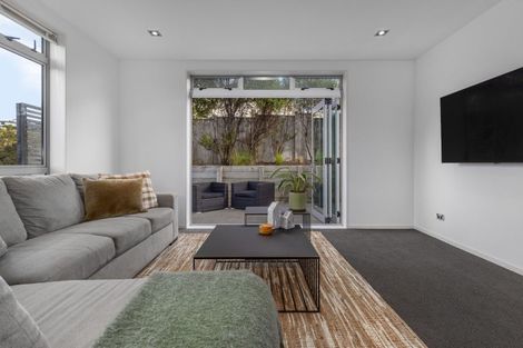 Photo of property in 35 Endeavour Drive, Whitby, Porirua, 5024