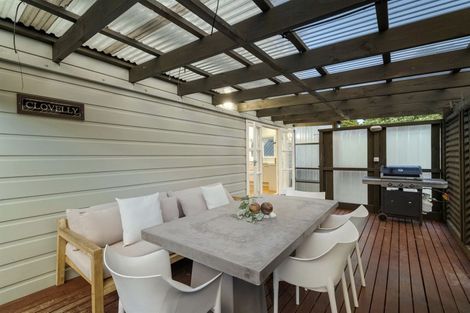 Photo of property in 28 Rangatira Road, Birkenhead, Auckland, 0626