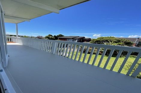 Photo of property in 81 Forrest Hill Road, Milford, Auckland, 0620