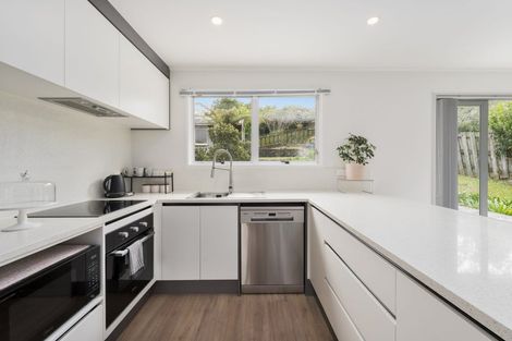 Photo of property in 37 Clyma Place, Massey, Auckland, 0614