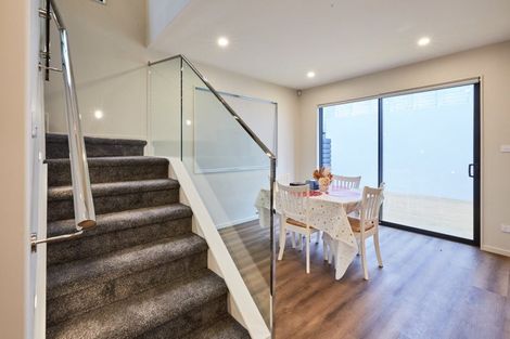 Photo of property in 36d Eastern Beach Road, Bucklands Beach, Auckland, 2012